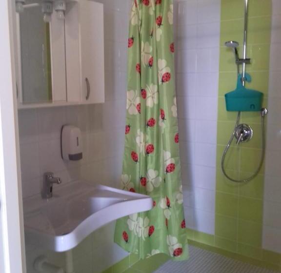 Номер Стандарт Вид на Озеро, Agriturismo Cascina Lert