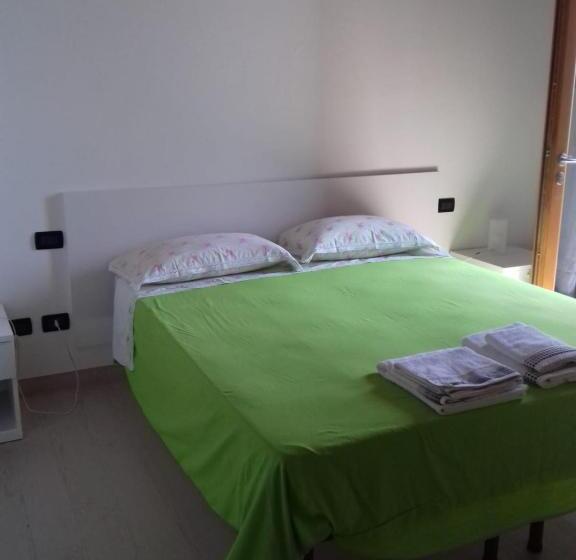 Номер Стандарт Вид на Озеро, Agriturismo Cascina Lert