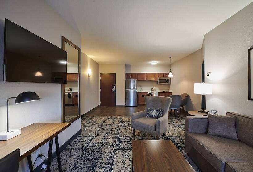 Люкс 2 Спальни, Four Points By Sheraton Clevelandeastlake