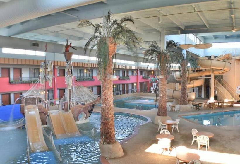 סוויטה נוף לבריכה, Ramada By Wyndham Sioux Falls Airport   Waterpark Resort & Event Center