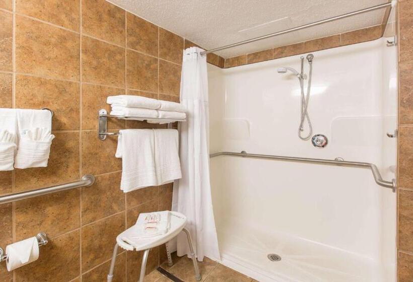 Люкс, Ramada By Wyndham Sioux Falls Airport   Waterpark Resort & Event Center