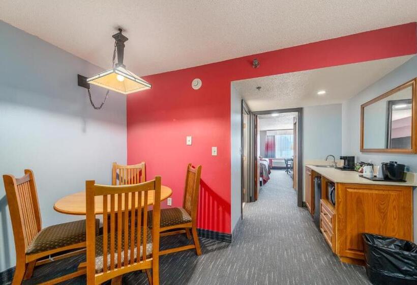 סוויטה, Ramada By Wyndham Sioux Falls Airport   Waterpark Resort & Event Center