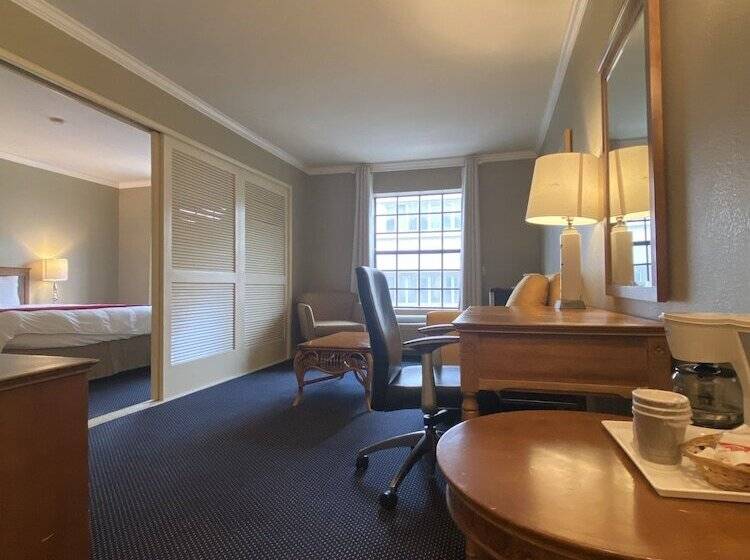 스위트, Ramada By Wyndham Los Angeles/wilshire Center