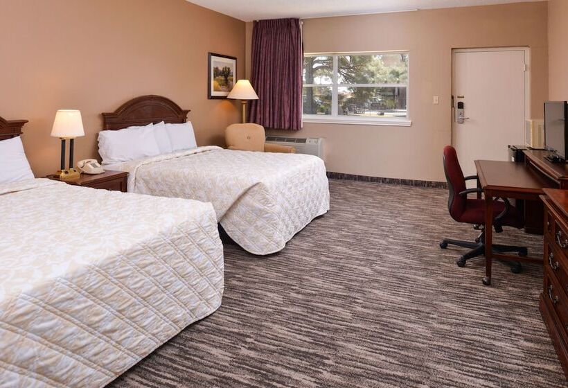 Номер Стандарт 2 Двуспальные Кровати, Ranch House Motel