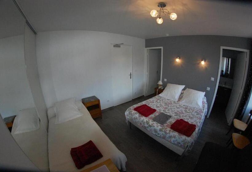 Номер Стандарт Трехместный, La Vieille Auberge