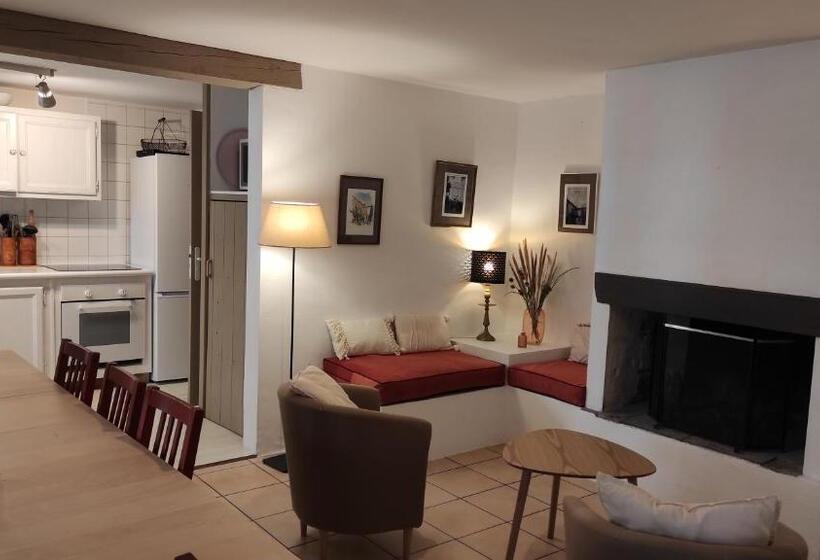 Дом 4 Спальни, Château La Villatade
