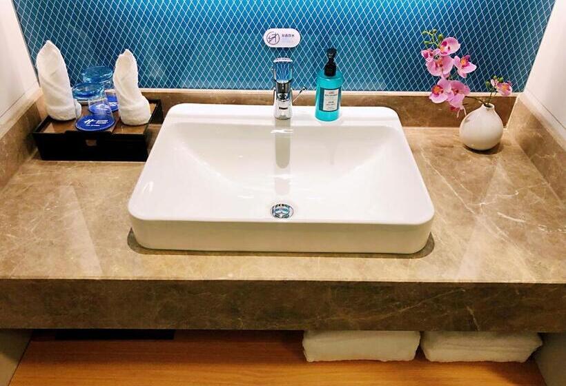 스탠다드 룸 킹사이즈 침대, Holiday Inn Express Liaocheng Chiping, An Ihg