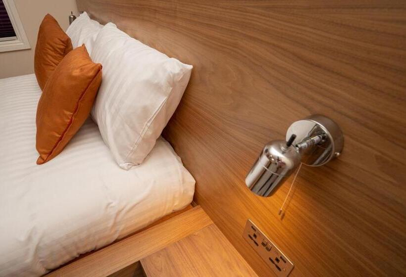 اتاق استاندارد با تخت بزرگ, Eagle Hotel Luton Airport