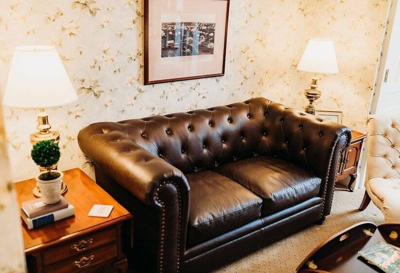 자쿠지 스위트, The Rochester Inn