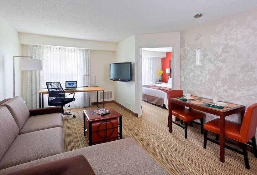Люкс, Residence Inn Madison East