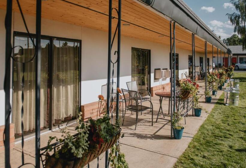 Трехместный Номер Deluxe, Sapphire Motel Midtown Bozeman