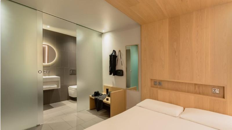 Номер Стандарт, Zedwell Piccadilly Circus