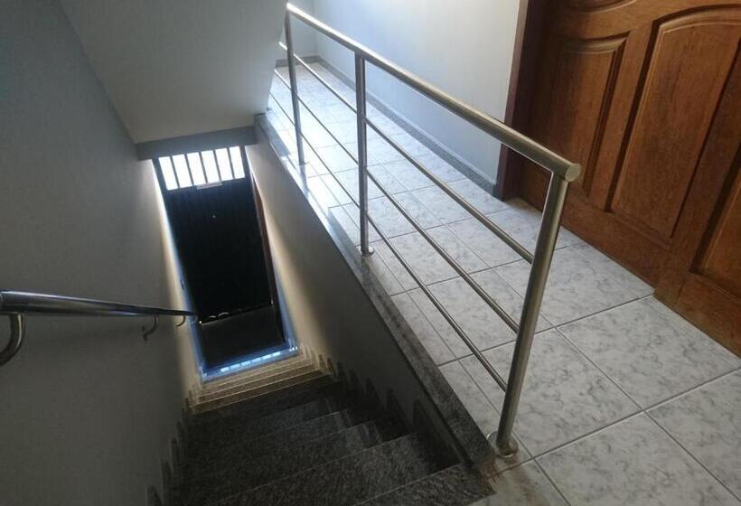 اتاق استاندارد چهار تخته, Regi House Hostel