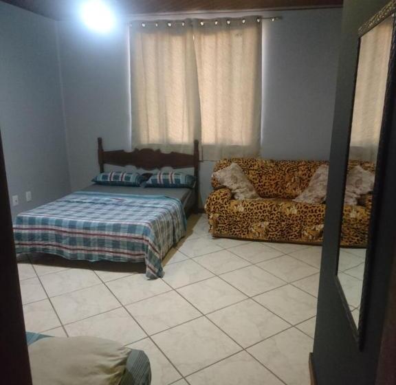 سوییت, Regi House Hostel