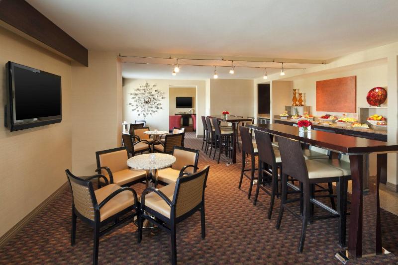 חדר קלאב עם מיטת קינג, Sheraton Albuquerque Uptown By Marriott