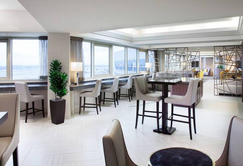 Люкс, Sheraton Gateway Los Angeles
