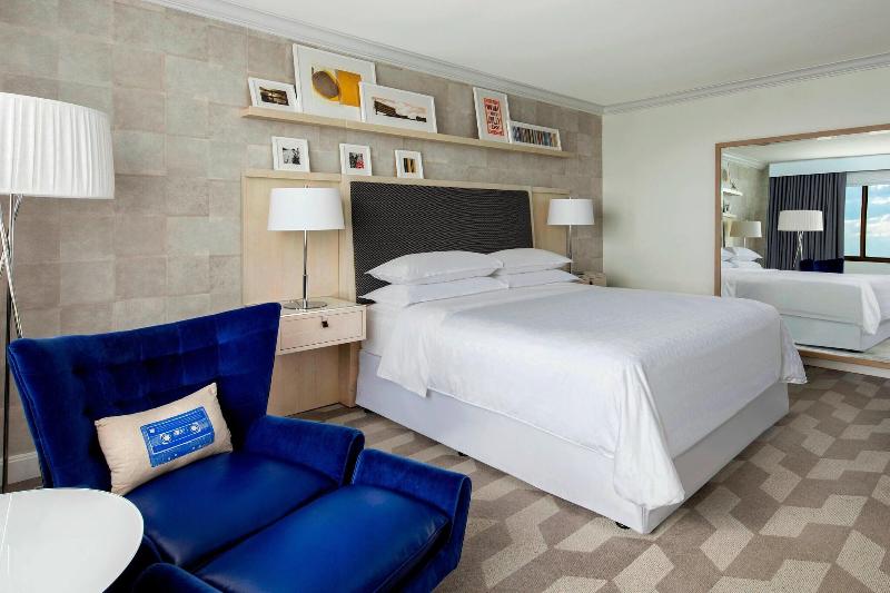 Club Kamer met Kingsize Bed, Sheraton Grand Nashville Downtown