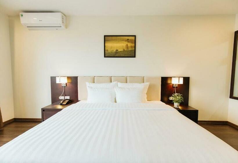 سوئیت با بالکن, Paragon Noi Bai Hotel & Pool