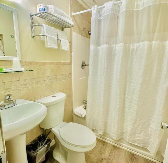 Номер Стандарт, Hampton Motor Inn