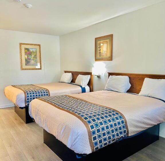 Номер Стандарт, Hampton Motor Inn