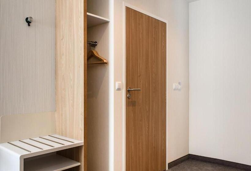 Номер Стандарт Адаптированный для Инвалидов, Holiday Inn Express   Rzeszow Airport, An Ihg