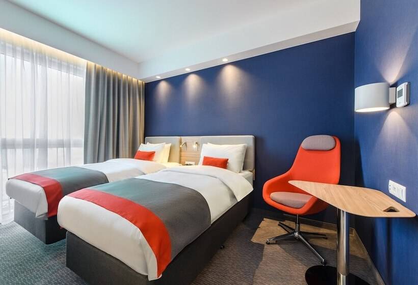 Номер Стандарт, Holiday Inn Express   Rzeszow Airport, An Ihg