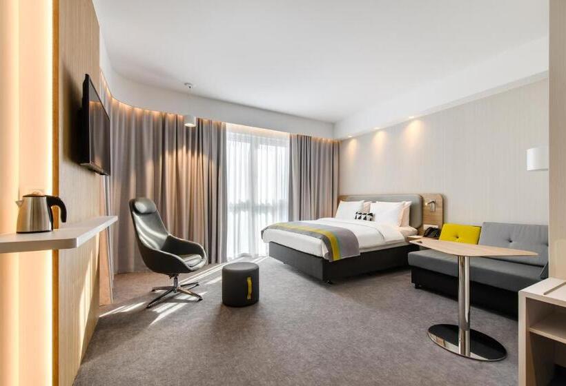 Номер Стандарт, Holiday Inn Express   Rzeszow Airport, An Ihg