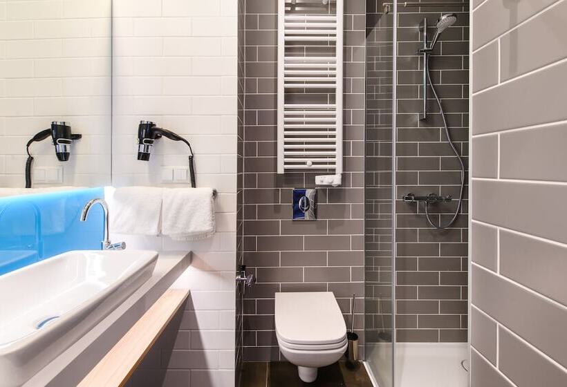 Номер Стандарт, Holiday Inn Express   Rzeszow Airport, An Ihg