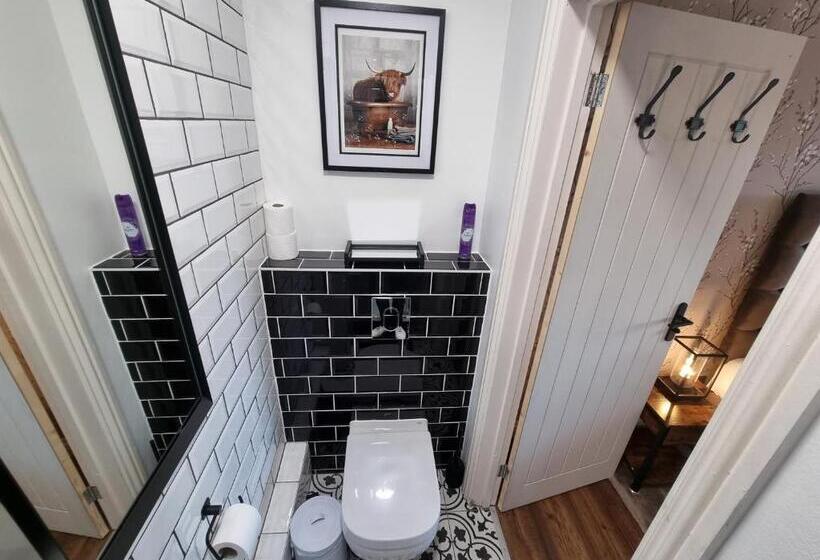 Студия Superior, Ricky Road Guest House   Wizard Studio Room Available To Book Now