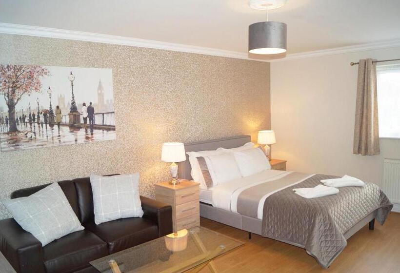 Номер Deluxe Тематический, Ricky Road Guest House   Wizard Studio Room Available To Book Now