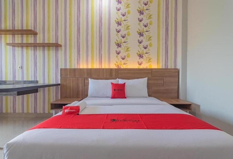Номер Superior, Reddoorz Plus Near Taman Budaya Samarinda