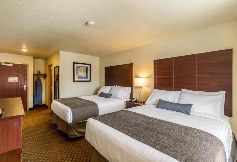 Четырехместный Номер Стандарт, Cobblestone Inn & Suites  Merrill