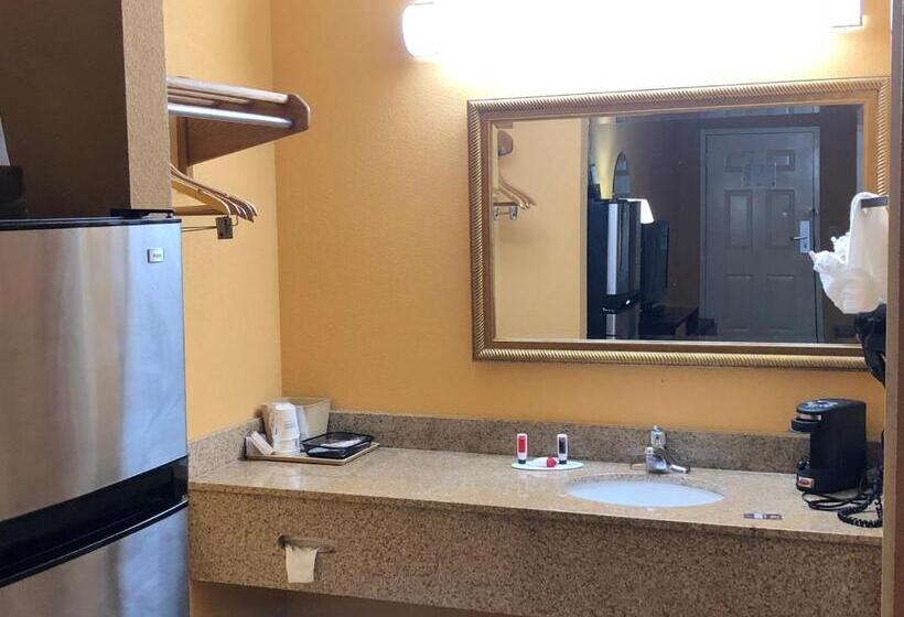 חדר סטנדרט עם מיטת קינג, Baymont By Wyndham Richburg   Chester Area