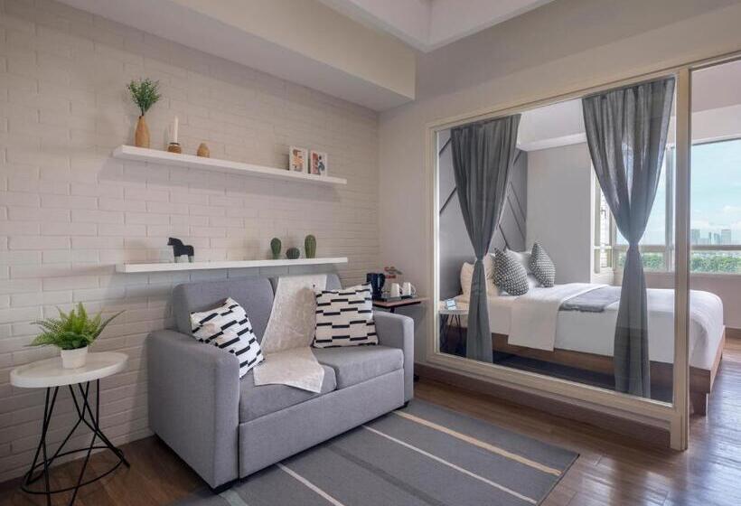 اتاق اجرایی با تخت بزرگ, Fika Rooms Tangerang By Skandinavia