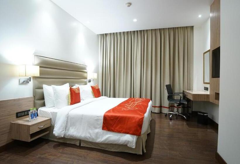 带大床的豪华间, Ramada By Wyndham Aligarh Gt Road