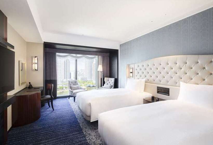 Номер Premium с Балконом, Hilton Garden Inn Phuket, Thailand