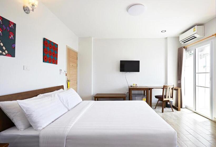 غرفة قياسية مطلّة علي الحديقة, Chez Bure   Bure Homestay