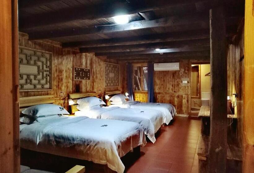 标准三人间, Lost World Sanjiang Guest House