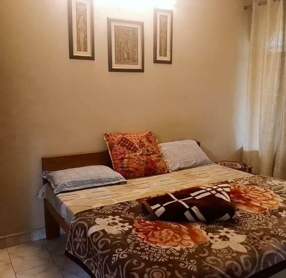 Номер Deluxe с Балконом, Himtrekstays,mcleodganj