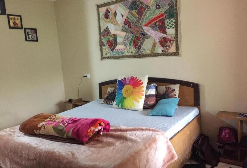 Номер Deluxe с Балконом, Himtrekstays,mcleodganj