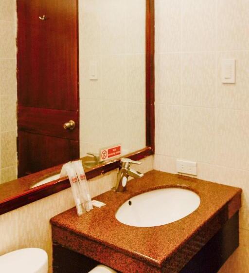 Quarto Estandar, East View