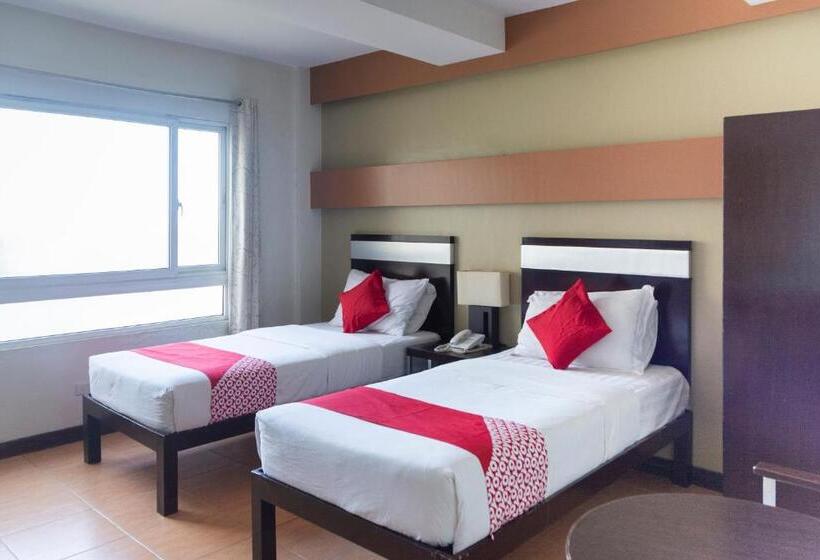 Quarto Estandar, East View