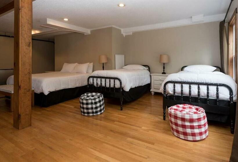 Suite with lake view, The Lodge At Pleasant Point
