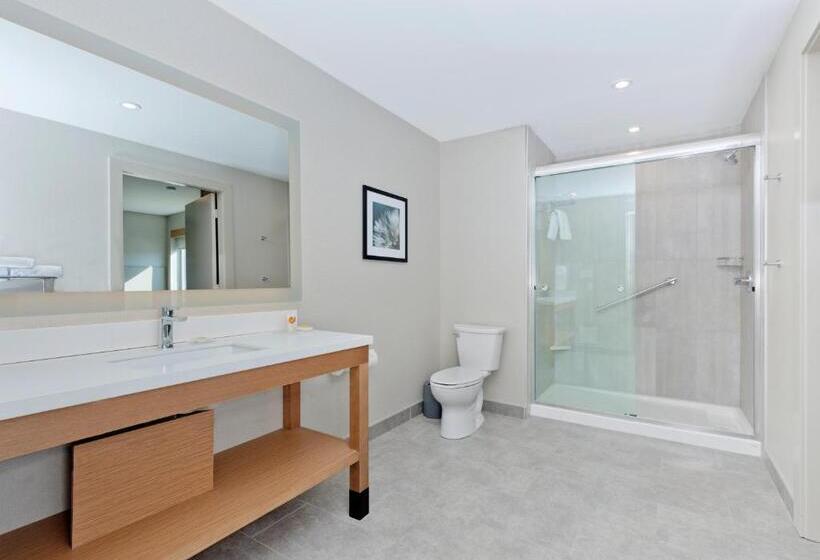 身障者適用スイートルーム, Hyatt Place Kelowna