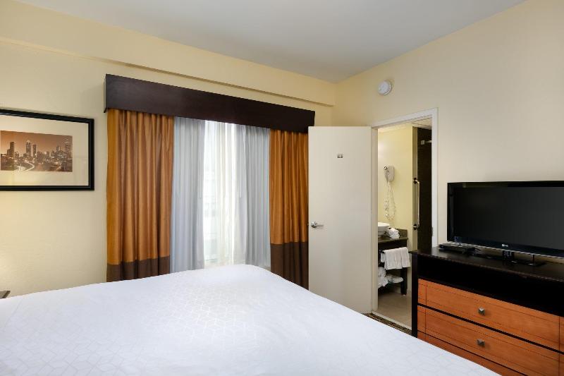 キングサイズベッドのスタンダードルーム, Holiday Inn Express & Suites   Atlanta Downtown, An Ihg