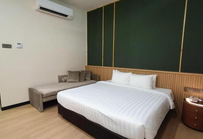 Полулюкс, Urban Inn Alor Setar