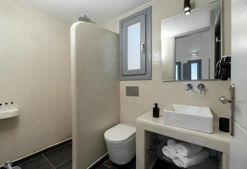 اتاق لوکس با بالکن و چشم‌انداز دریا, Pancratium Villas & Suites