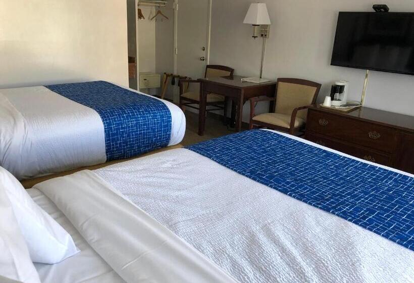 Номер Deluxe, Travelodge By Wyndham Cape Cod Area