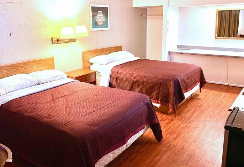 带2个双人床的标准工作室, Thunderbird Motel Hillsboro