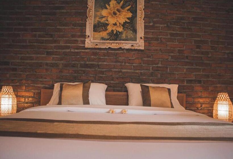 اتاق لوکس, Govardan Home Stay